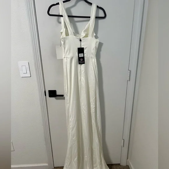 Amelie gown in White - Picture 5 of 6